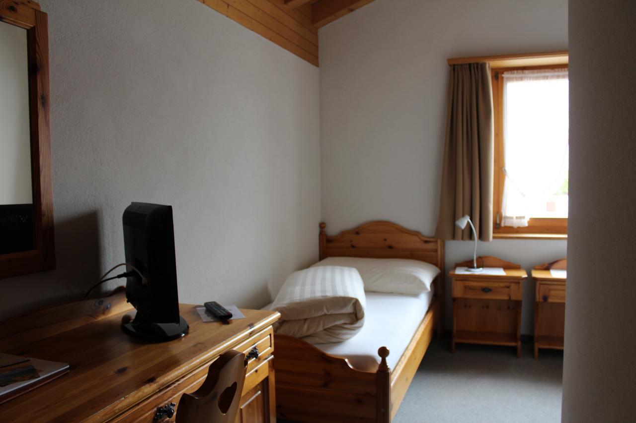 Hotel Péz Regina Lumbrein Kamer foto